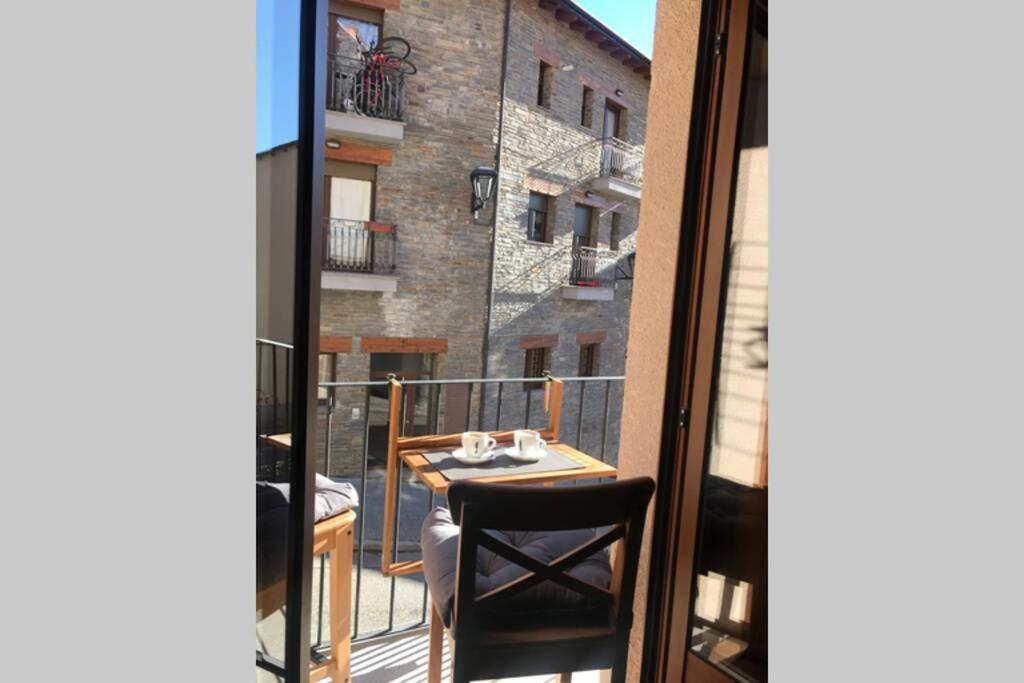 Puigcerda Centro. Acogedor Apartament En El Pueblo Ngoại thất bức ảnh